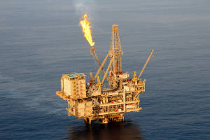 Oil and mining exposure drags FTSE 100 to year low