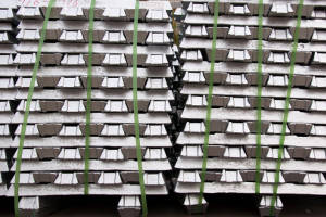 Economic data and production cuts boost industrial metal ETP flows