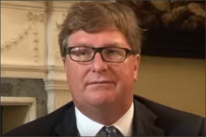 Legendary hedge fund manager Crispin Odey turns to cash