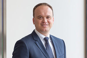 Alex Struc, Portfolio Manager, co-Head PIMCO ESG Initiative.